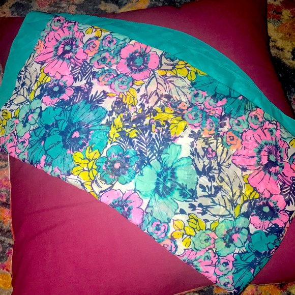 Floral squared scarf 🧣 - Picture 2 of 4